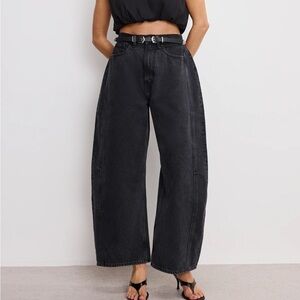 NWT Good American Barrel Jeans